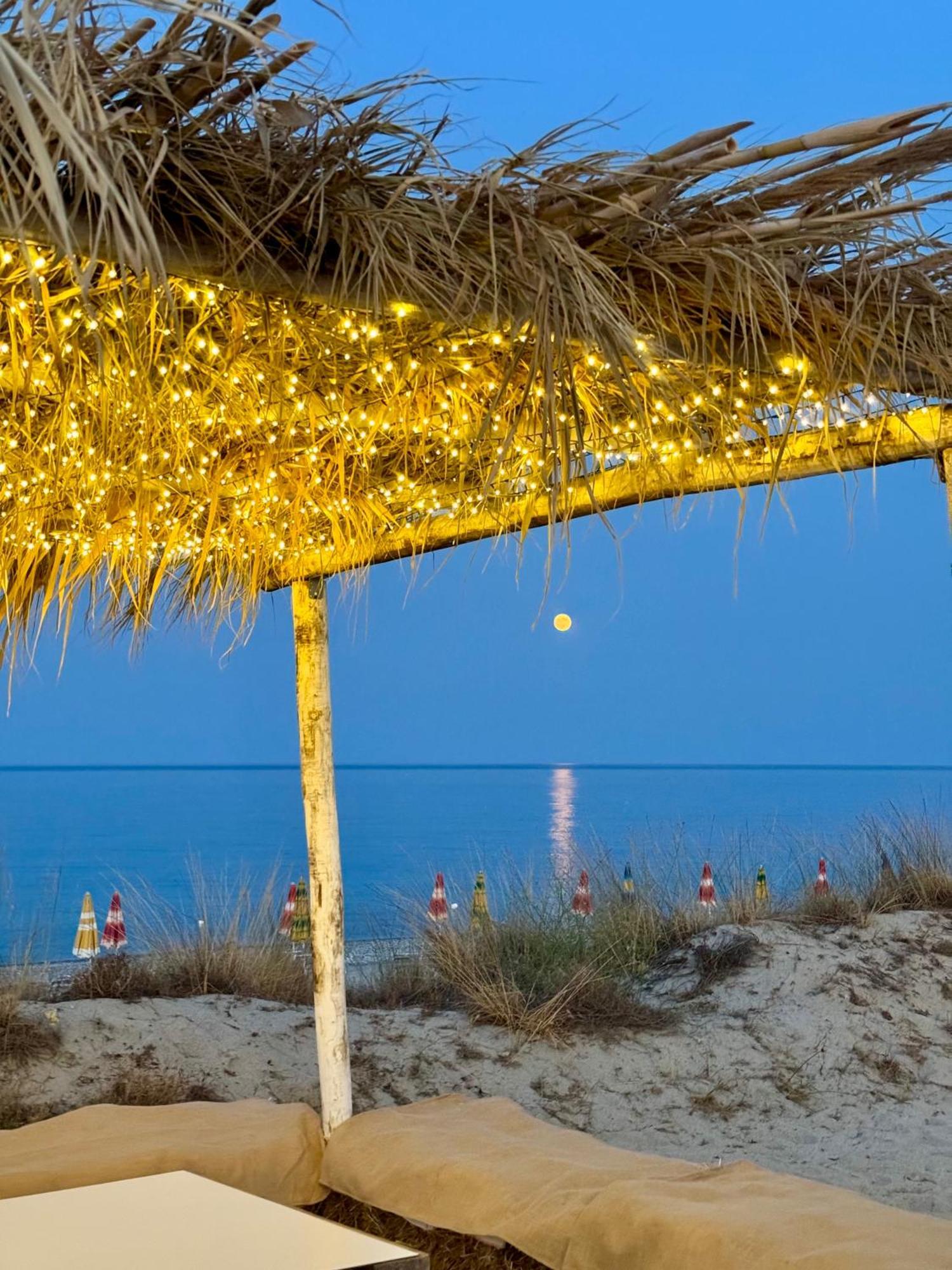 Villaggio Camping Poseidon - Bungalows & Rooms With Sea View In Nature Santa Caterina Dello Ionio Marina Ngoại thất bức ảnh